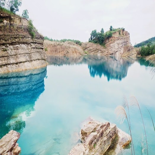 Danau Biru Pengaron